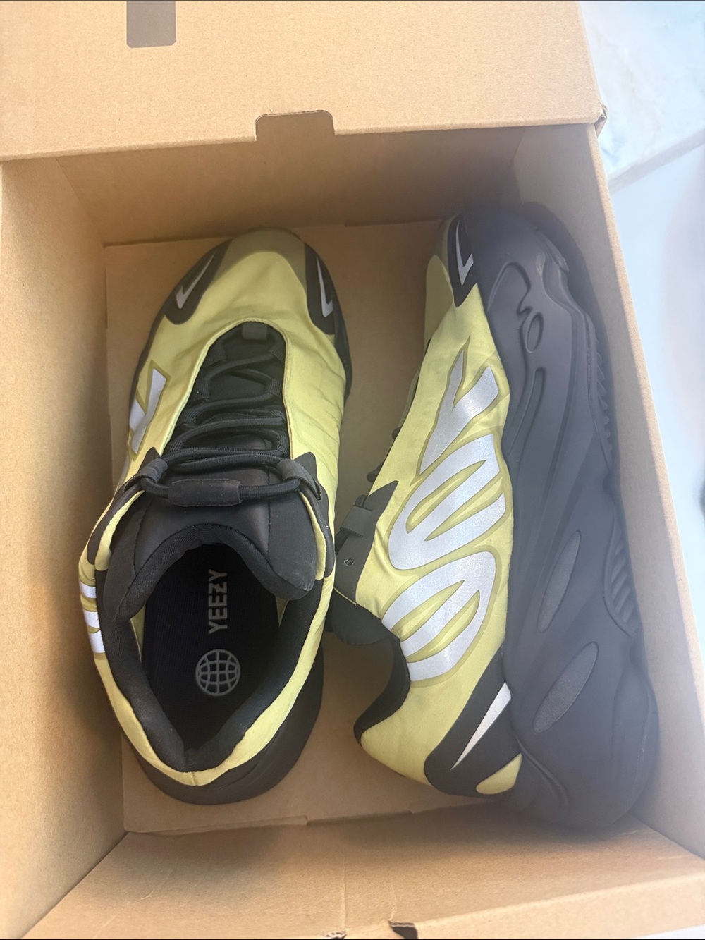 Yeezy 700 MNVN